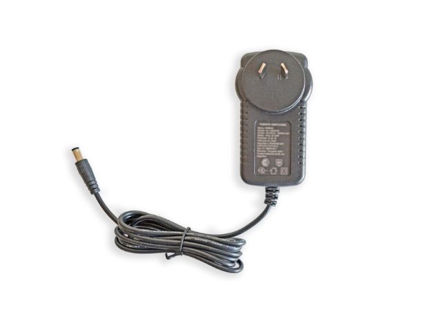 &ua CARGADOR TRANSFORMADOR 9V 2A PIN 3.5 (071)